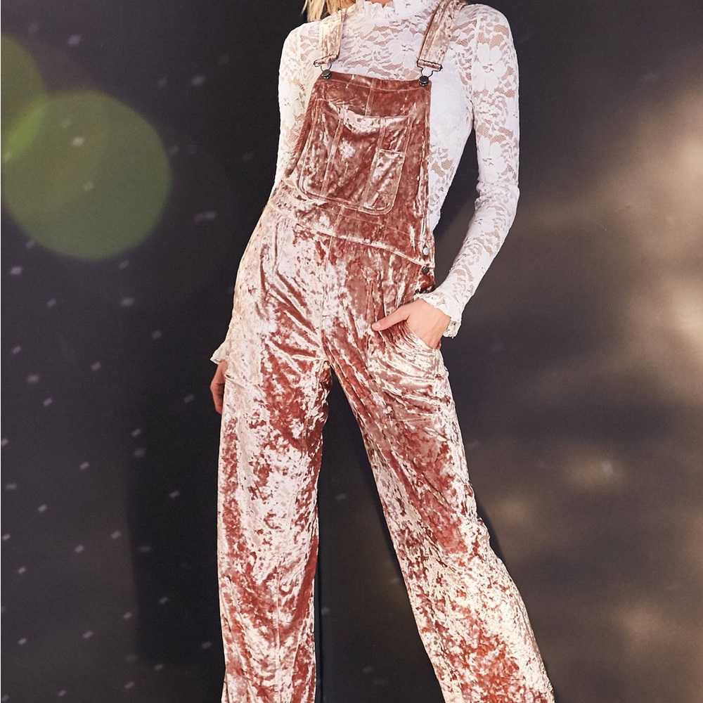 BDG Masie Velvet Overall